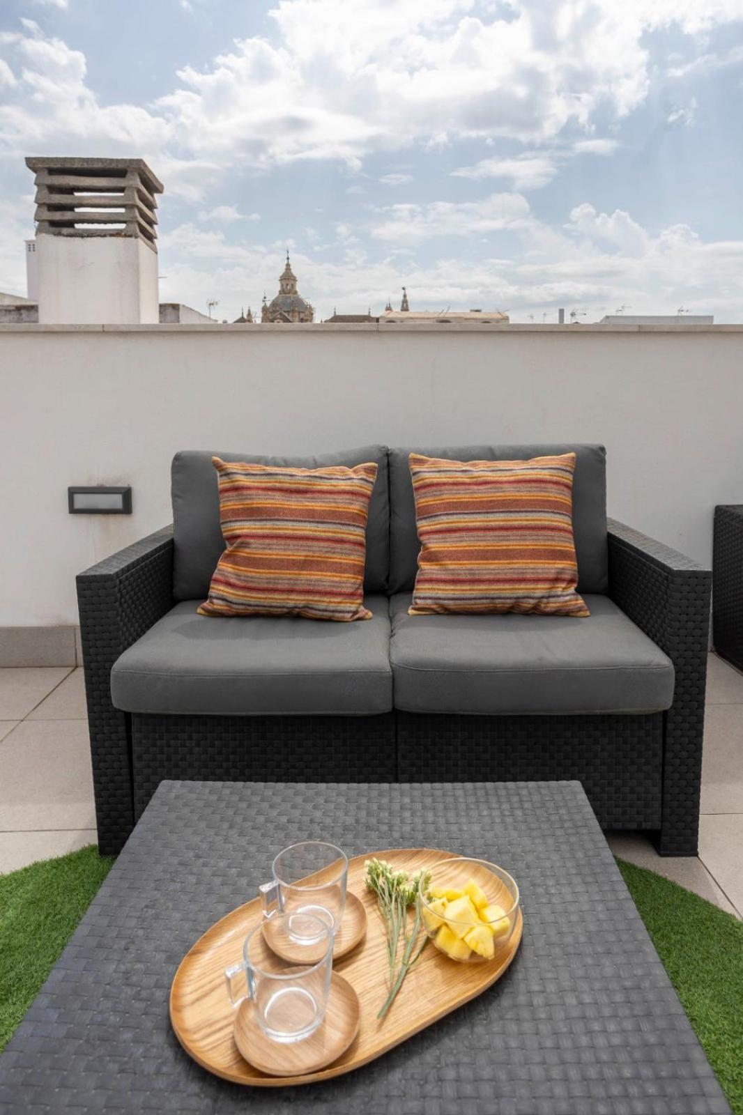 Private & Pool Goyeneta Sevilla Urban Apartment Kültér fotó